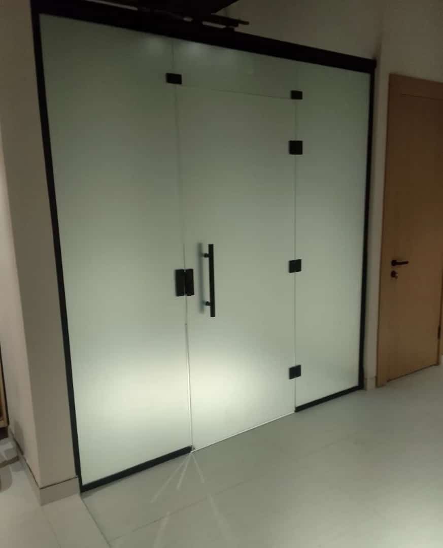 زجاج سكريت الدمام