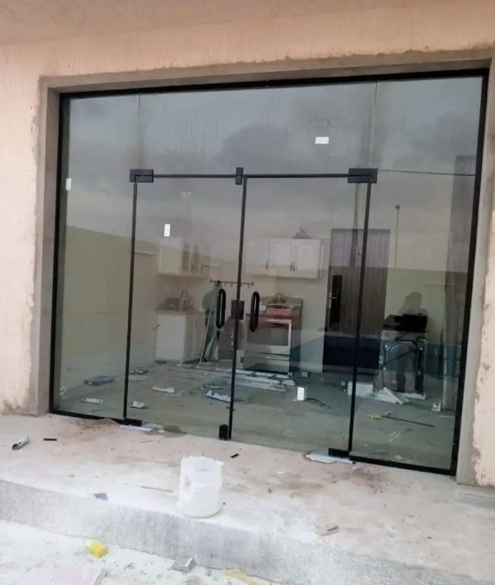 زجاج سكريت الدمام